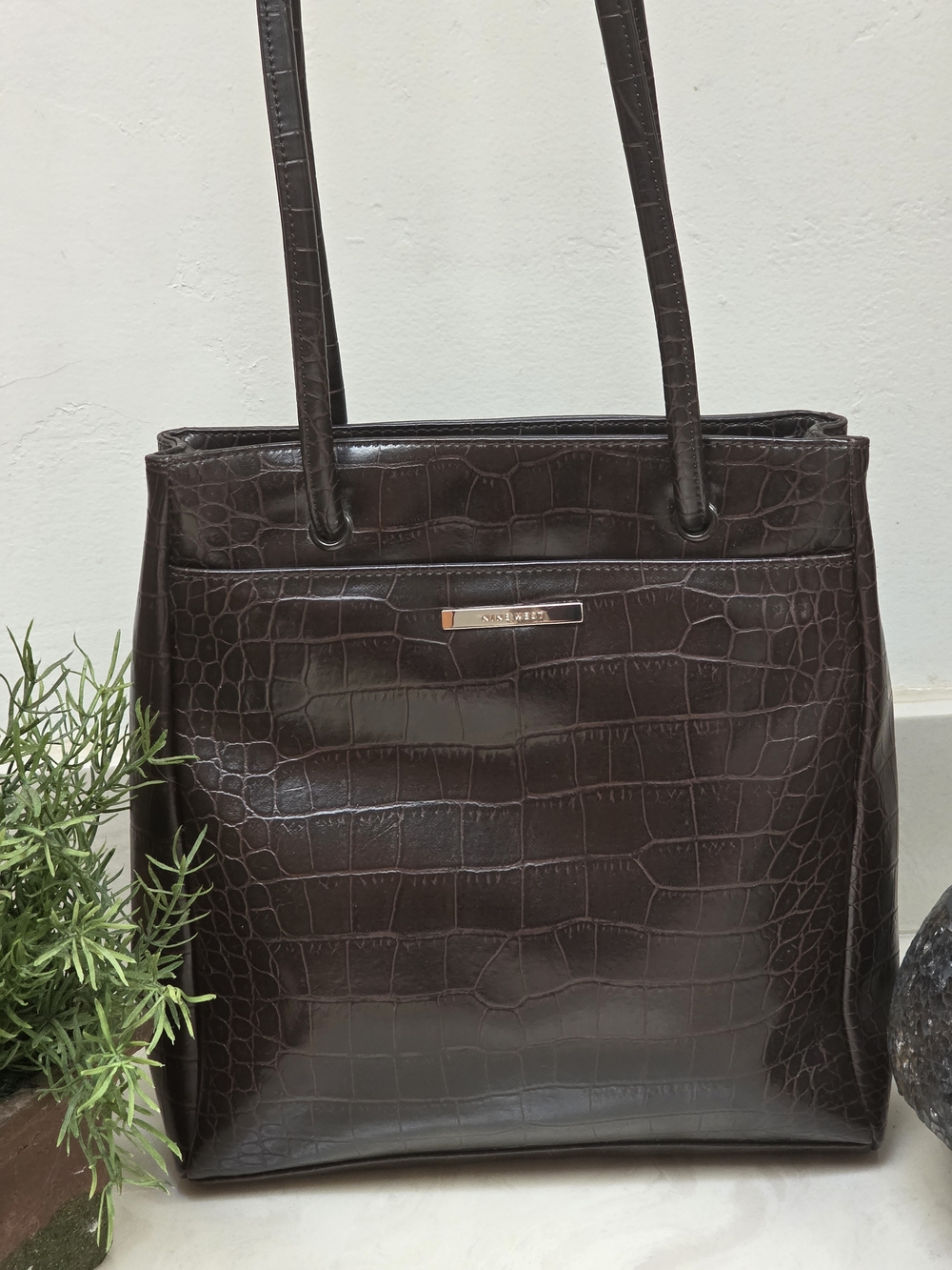 VINTAGE Nine West Dark Brown Croc-Embossed Patent Leather Shoulder Y2k Bag - Picture 2 of 12